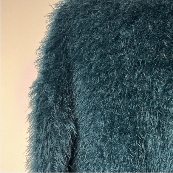 Zara Shaggy Sweater - Picture 3 of 8